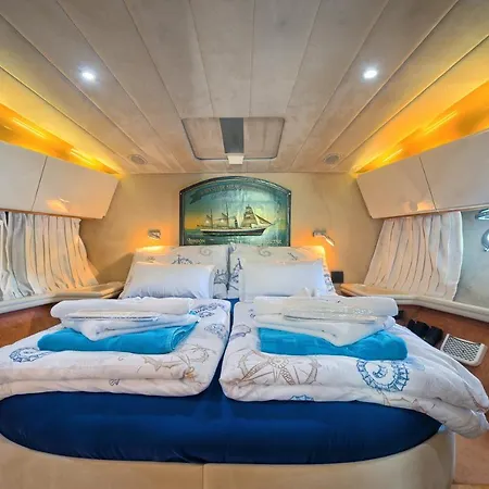 Luxury Yacht - Lex Of The Seas