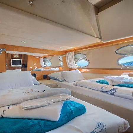 Luxury Yacht - Lex Of The Seas ספינת מלון