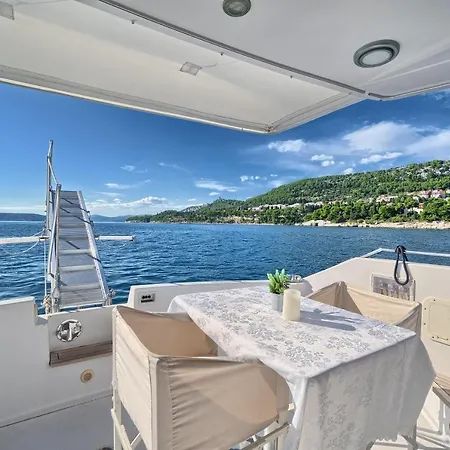 Luxury Yacht - Lex Of The Seas ספינת מלון